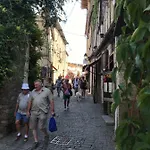 La Maison D'alix, A L'interieur De La Cite Medievale!