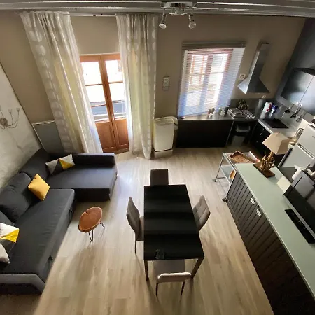 La Maison D'alix, A L'interieur De La Cite Medievale! *