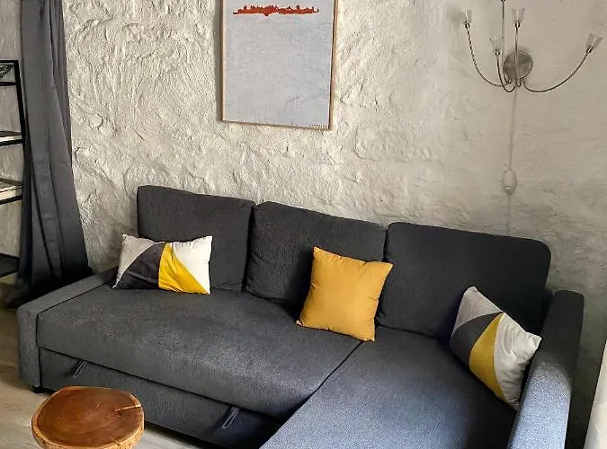 La Maison D'alix, A L'interieur De La Cite Medievale! *